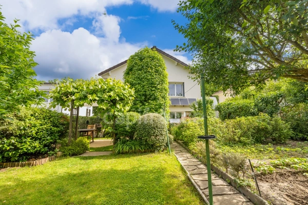 Maison maison individuelle à vendre au coeur de la vallée de l'orge sur la commune de SAINTE GENEVIEVE DES BOIS (91)