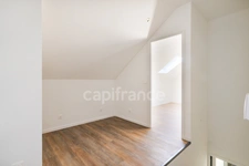 À vendre à Sainte-Geneviève-des-Bois, maison familiale :    de 123 m², 5 chambres, véranda, garage, sans travaux et parfaitement situé.