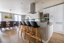 A vendre maison climatisée Sainte Genevieve des Bois (91700) véritable coup de cœur dans le Triangle d’Or : une maison individuelle de 153 m² offrant 5 chambres, un garage