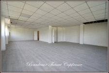 À vendre – Bureau rénové de 65 m² avec parking ?️ – Proche A12 / Paris ?