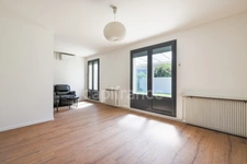 À vendre à Sainte-Geneviève-des-Bois, maison familiale :    de 123 m², 5 chambres, véranda, garage, sans travaux et parfaitement situé.