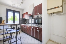 À vendre à Sainte-Geneviève-des-Bois, maison familiale :    de 123 m², 5 chambres, véranda, garage, sans travaux et parfaitement situé.