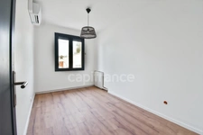 À vendre à Sainte-Geneviève-des-Bois, maison familiale :    de 123 m², 5 chambres, véranda, garage, sans travaux et parfaitement situé.
