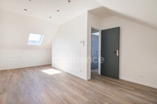 À vendre à Sainte-Geneviève-des-Bois, maison familiale :    de 123 m², 5 chambres, véranda, garage, sans travaux et parfaitement situé.