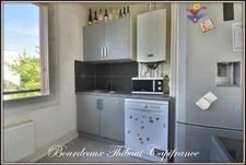 À vendre à Sainte-Geneviève-des-Bois – Appartement     4 pièces lumineux avec cave, à deux pas du RER et possibilité de faire une troisième chambres