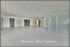 À vendre – Bureau rénové de 65 m² avec parking ?️ – Proche A12 / Paris ?