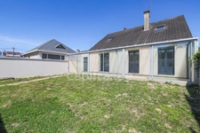 À vendre à Sainte-Geneviève-des-Bois, maison familiale :    de 123 m², 5 chambres, véranda, garage, sans travaux et parfaitement situé.