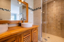 A vendre maison climatisée Sainte Genevieve des Bois (91700) véritable coup de cœur dans le Triangle d’Or : une maison individuelle de 153 m² offrant 5 chambres, un garage