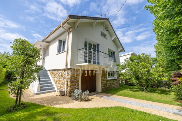 Maison maison individuelle à vendre au coeur de la vallée de l'orge sur la commune de SAINTE GENEVIEVE DES BOIS (91)