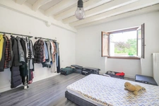 Maison + studio indépendant à Linas : un bien rare, évolutif et idéal pour un projet familial ou mixte.