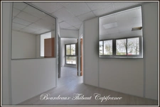 bureau à vendre TRAPPES (78)-Opportunité rare : bureaux 135 m² rénovés à vendre, parkings et accès rapide A12 !