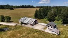 Propriete à vendre 15 pièces LE GRAND ABERGEMENT (01)