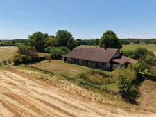 Maison à vendre 5 pièces proche de SAINT TRIVIER DE COURTES (01)
