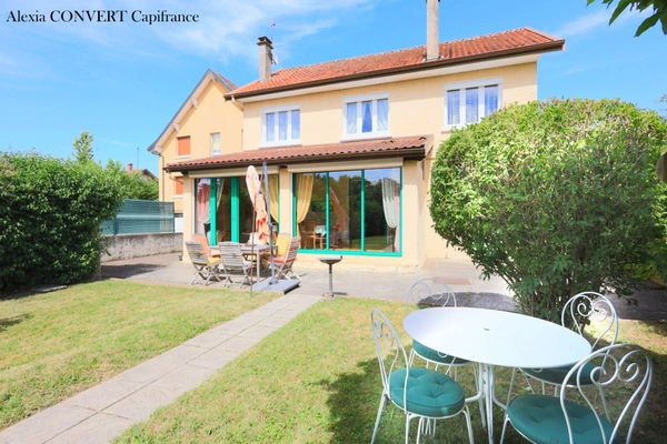 Maison à vendre 5 pièces terrain 765m² proche centre MONTREVEL EN BRESSE