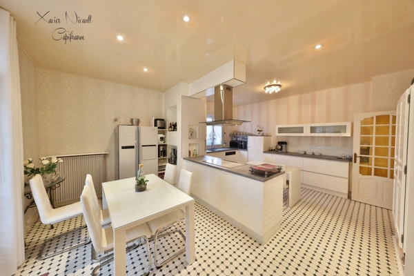 Maison à vendre 7 pièces VERZE (71)