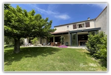 À vendre proche Revel – Maison familiale avec 5 chambres, piscine et grand terrain arboré