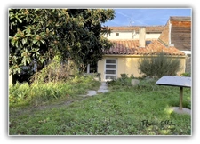 Pour investisseurs : Maison de village avec garage, jardin et dépendance à DAMIATTE (81)