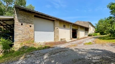 A vendre ancienne métairie 182 m² habitables et 350 m² d’atelier proche de Cuq-Toulza