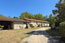 LAVAUR – Longère rénovée au calme, à proximité du centre-ville