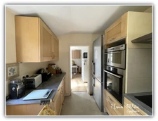 Pour investisseurs : Maison de village avec garage, jardin et dépendance à DAMIATTE (81)
