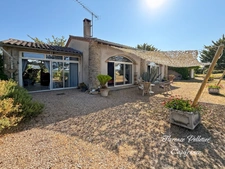 3-room house for sale in CUQ TOULZA (81) - 9,900 m² plot and outbuildings