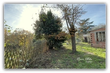 Pour investisseurs : Maison de village avec garage, jardin et dépendance à DAMIATTE (81)