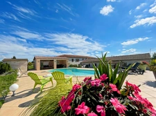 For sale: property with 2 houses, gîtes, bed and breakfast rooms and a reception hall in the Tarn region