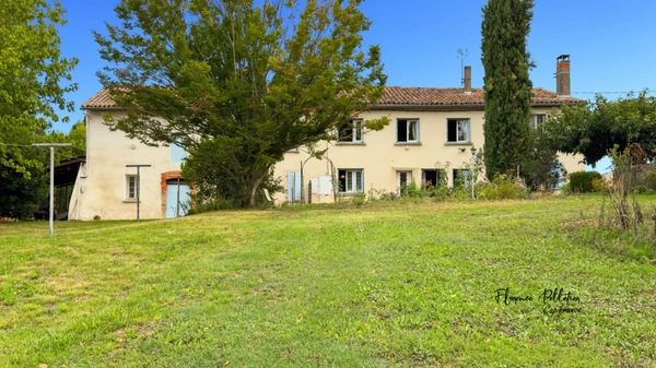 A vendre ancienne ferme avec dépendances sur 9 500 m² de terrain – Aguts (81470)