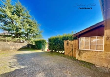 Theizé - Charming duplex with outdoor space – Village house feel