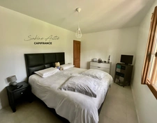 ARNAS – Maison de plain-pied avec piscine chauffée, cave et terrain de 812 m²