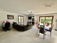 ARNAS – Maison de plain-pied avec piscine chauffée, cave et terrain de 812 m²