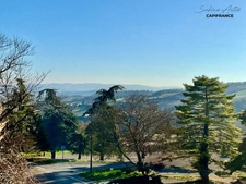 Theizé - Charming duplex with outdoor space – Village house feel