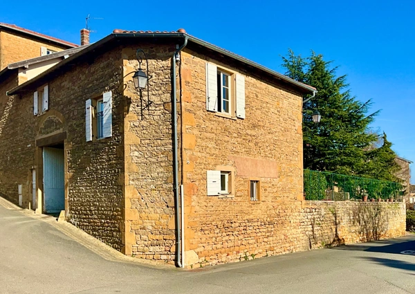 Theizé - Esprit maison de village en pierres dorées avec extérieur