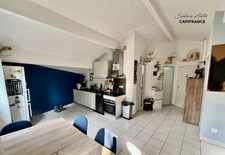 Gleizé - Unique 1 bedroom apartment with office, 64 m² floor area – Top floor – House-like feel with parking 