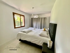 ARNAS - Renovated single-storey house of 121 m² with swimming pool 