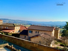 Theizé - Charming duplex with outdoor space – Village house feel