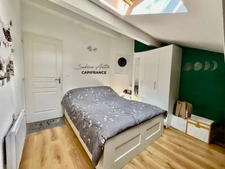 Gleizé - Unique 1 bedroom apartment with office, 64 m² floor area – Top floor – House-like feel with parking 