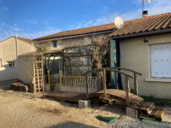 Dpt Charente Maritime (17), à vendre Sainte-Radegonde, maison P4, 113 m²