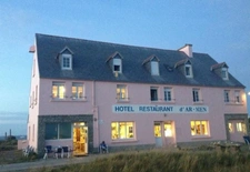 Fonds de commerce et murs d'HOTEL RESTAURANT à vendre ILE DE SEIN (29)