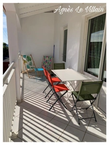 House with 5 apartments 100 m from the beach