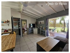 Tourist property with villa, 6 bungalows, swimming pool and reception area