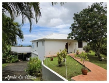Architect-designed villa with sea view