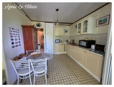 Bungalow with walking access to the beach