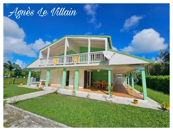 Villa 3 Logements avec Piscine à Saint Protais
