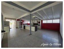 Family villa with its own apartment