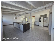 Family villa with its own apartment