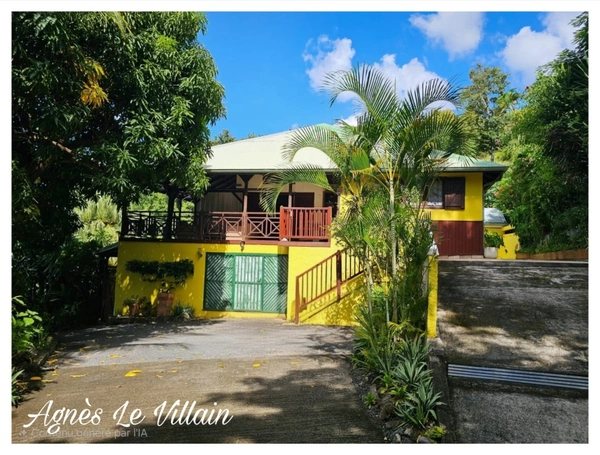Propriété Maison + Gites sur 9 650 m2 de Terrain