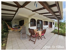 Villa with 4 apartments and exceptional sea views 
