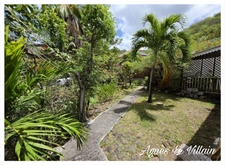 Bungalow with walking access to the beach
