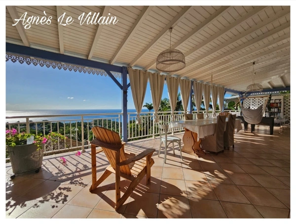 Villa 4 logements avec piscine à débordement et panorama d’exception